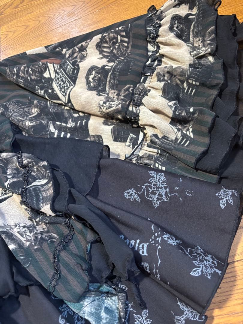 h.NAOTO FRILL テディベア柄スカート