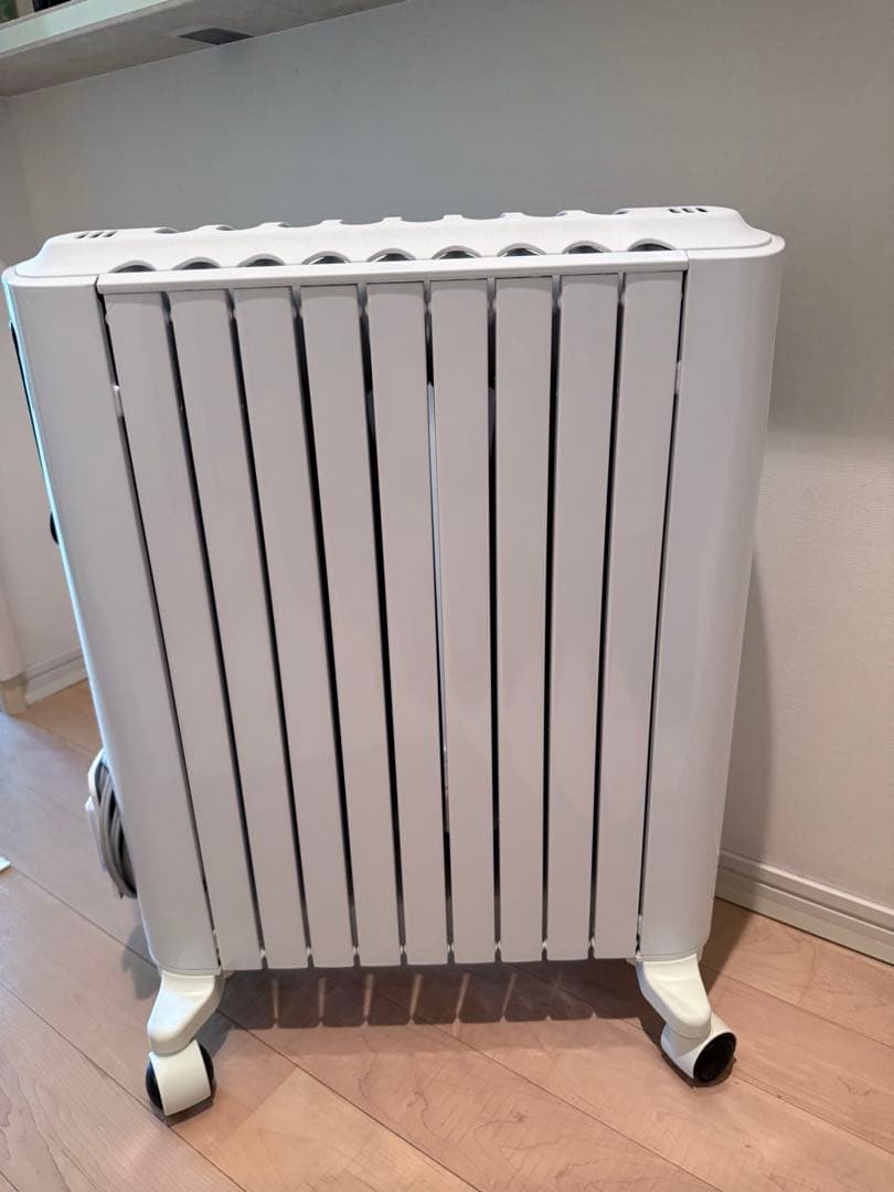 美品！デロンギ オイルヒータRHJ65L0915 箱　取説付き　キャスター付