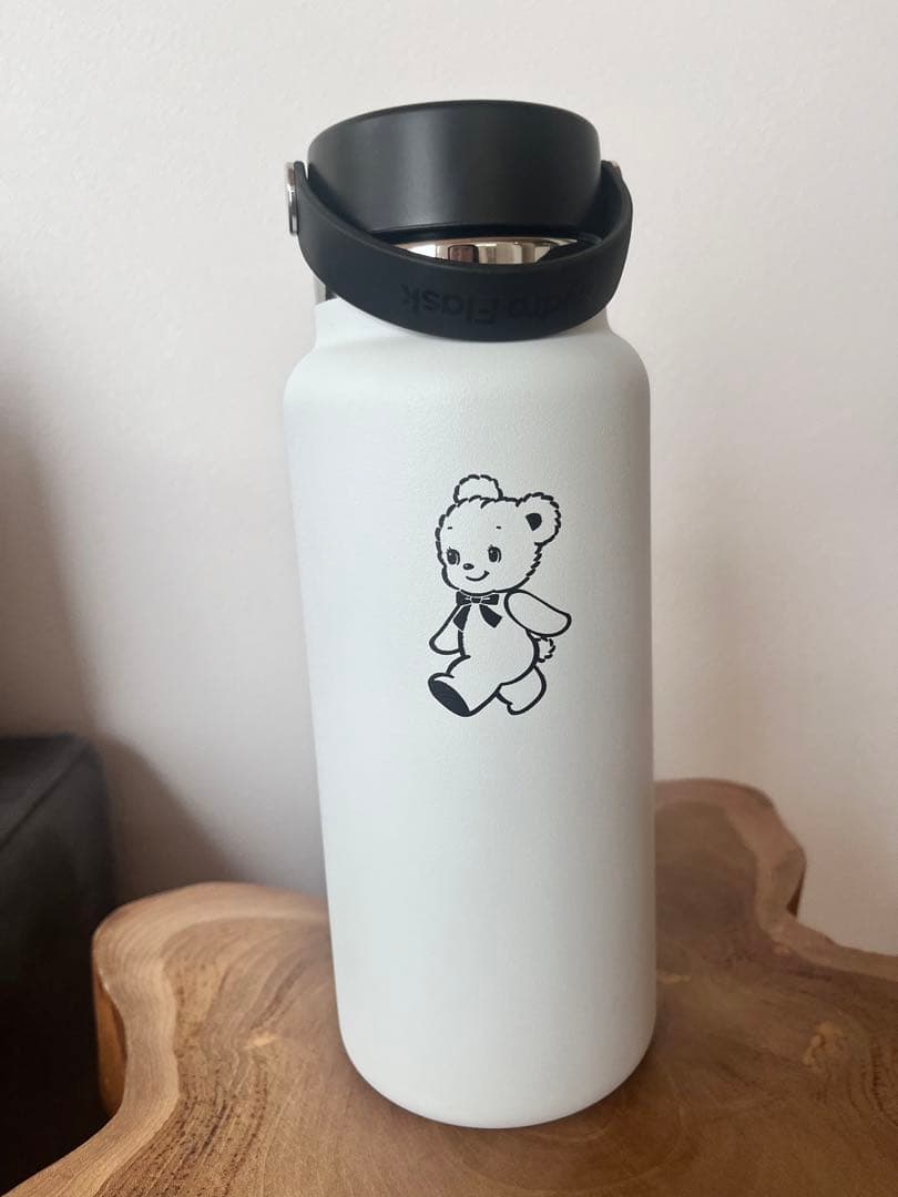 ✴︎HydroFlaskファミリアコラボ✴︎ステンレスボトル　946ml ホワイト