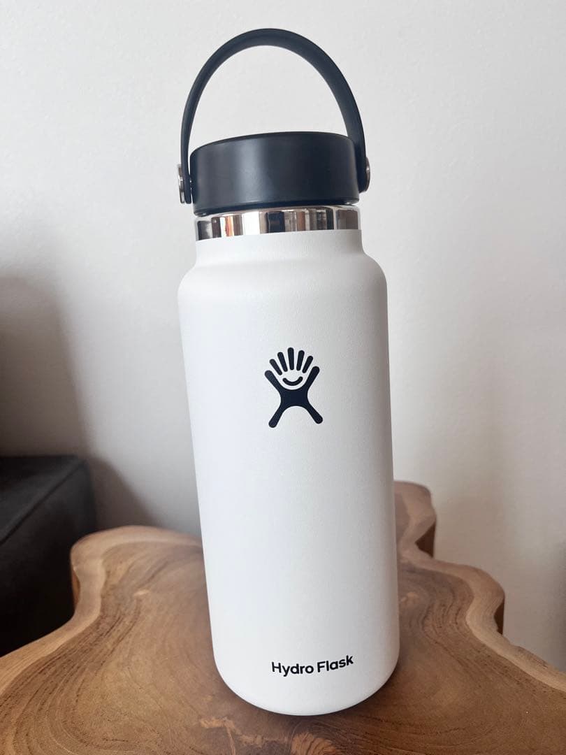 ✴︎HydroFlaskファミリアコラボ✴︎ステンレスボトル　946ml ホワイト