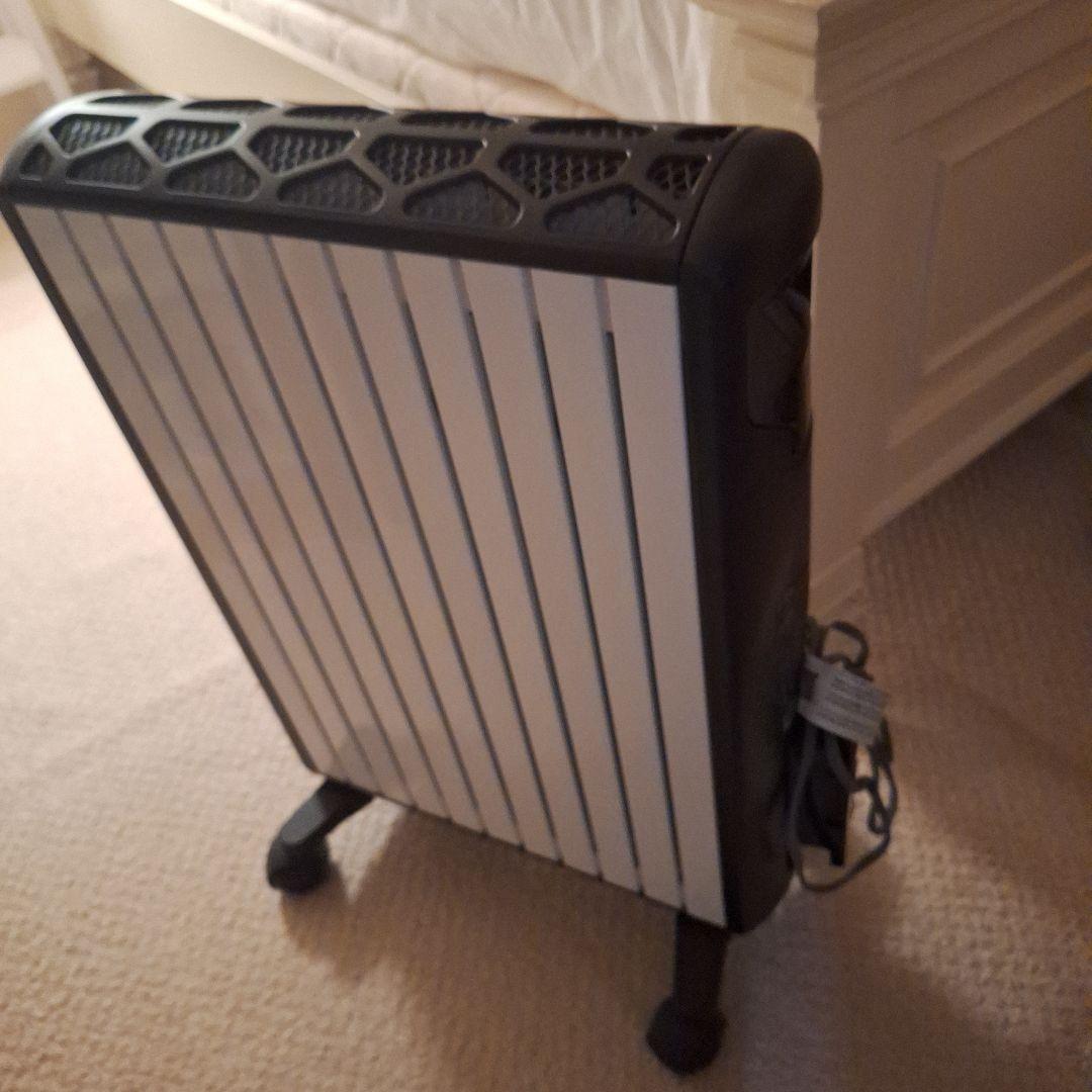 美品　DeLonghi MDHAA15WIFI-BK オイルヒーター wi-fi