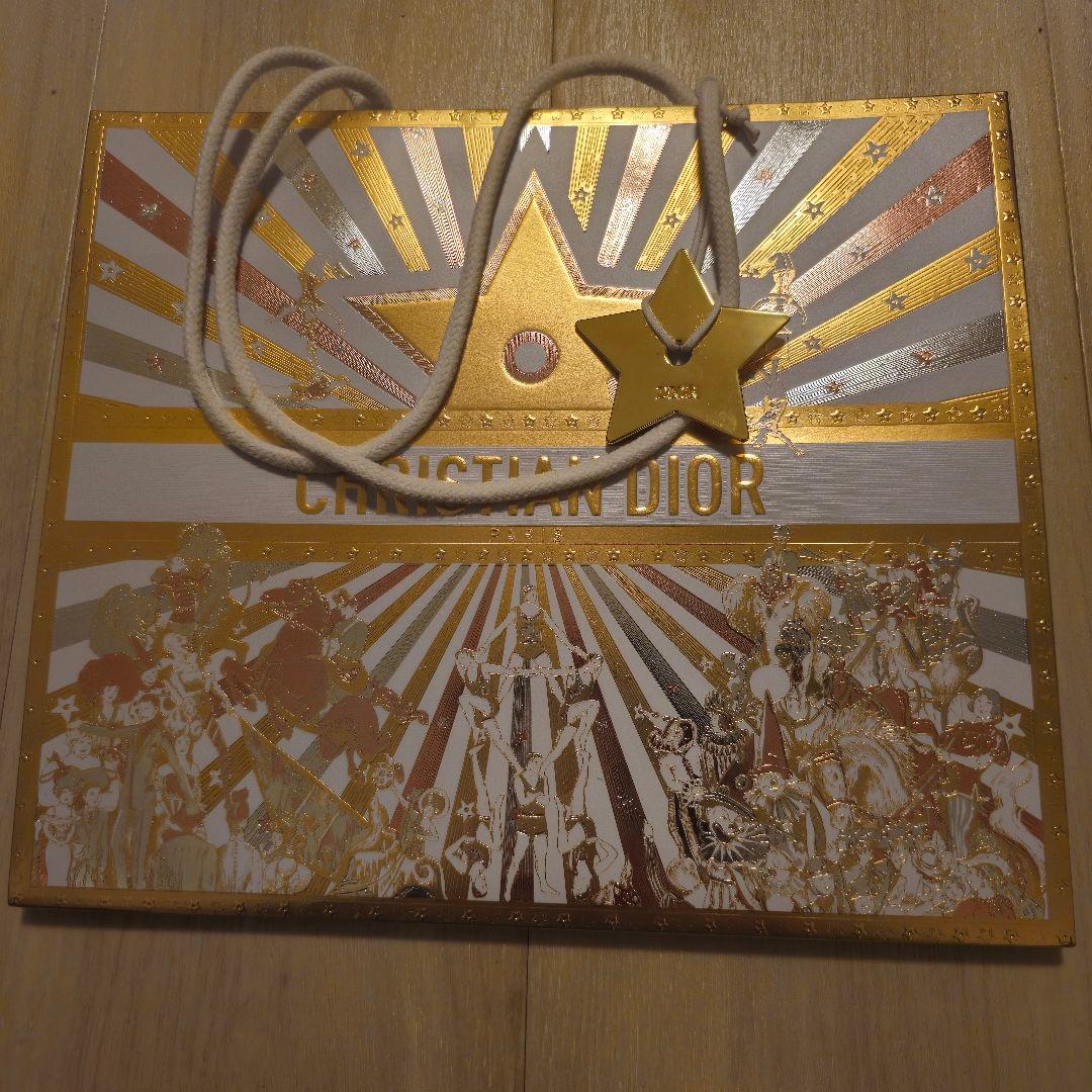 新品未開封 ディオールクチュールアイパレット（ホリデーコレクション