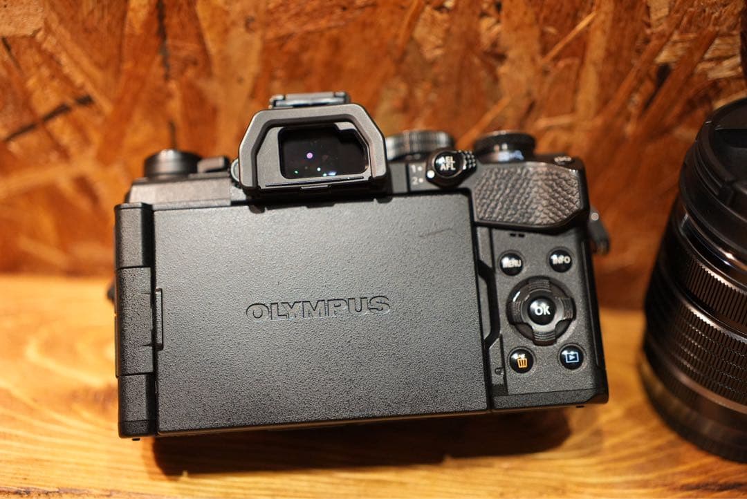 OM-D E-M5 Mark III 12-45mm F4.0 PRO 他2本