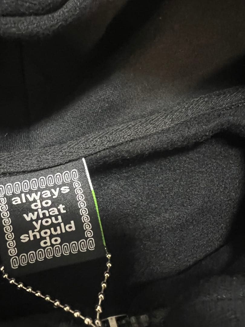 刺繍 Always Do What Youブラックパーカー 新品M