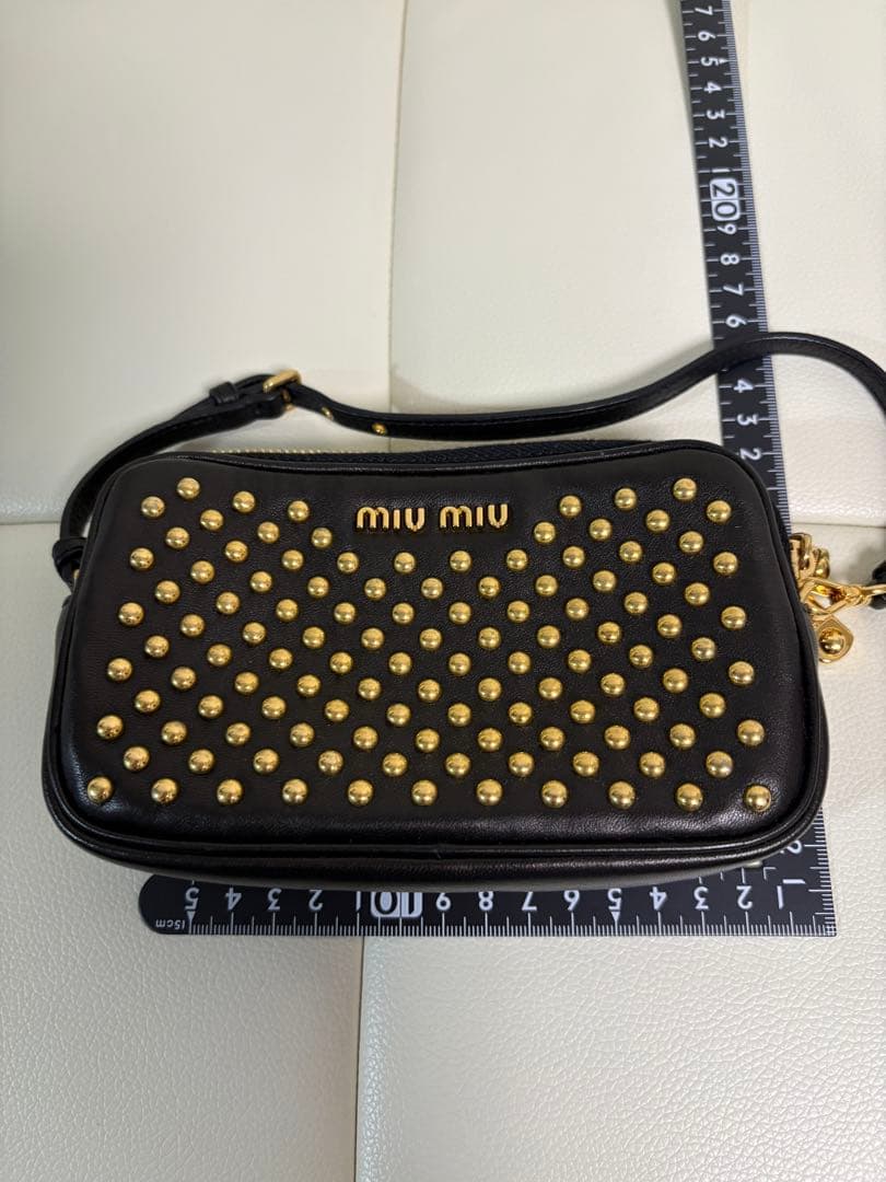 ⭐︎ miu miu スタッズ ミニバッグ（黒）