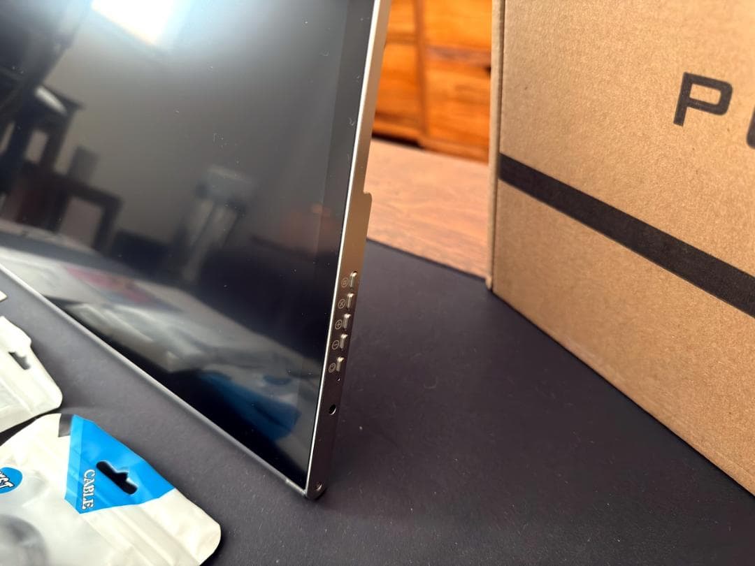 18.4インチ 4Kモバイルモニター MG184-UT01 スタイラスペン対応①