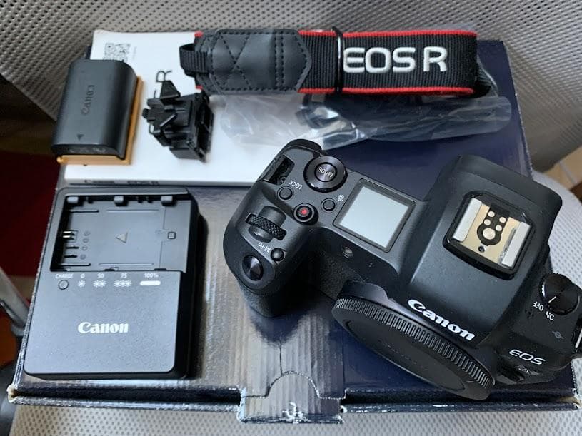 Canon EOS R デジタル一眼レフ 本体