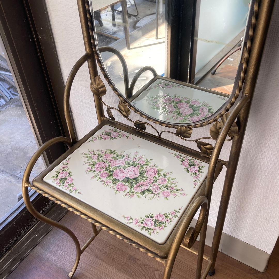 アンティーク　ドレッサー　アイアン　バラ装飾