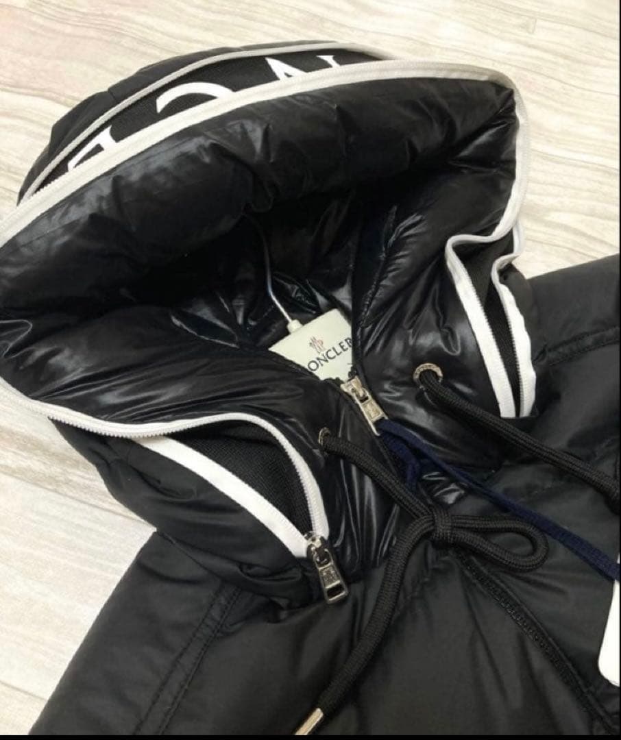 1点のみ【新品本物】サイズ4 モンクレール cardere ブラック カーデーレ