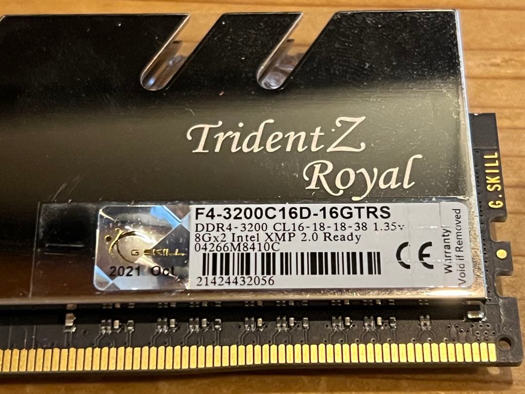 G.Skill F4-3200C16D-16GTRS(DDR4 8GB×2)