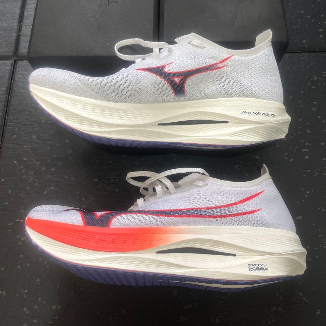 【極美品】ミズノ ウェーブリベリオンプロ LOW [26.5]cm