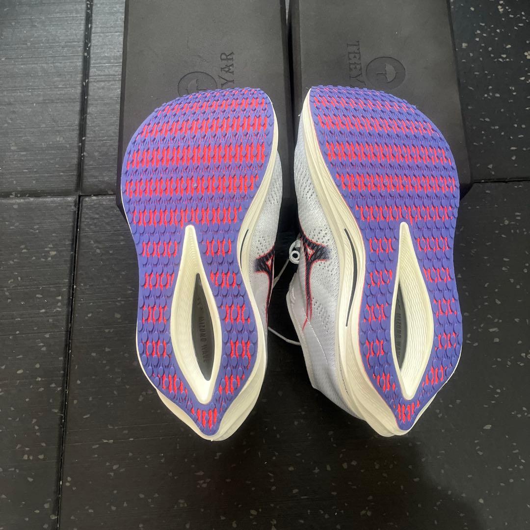 【極美品】ミズノ ウェーブリベリオンプロ LOW [26.5]cm