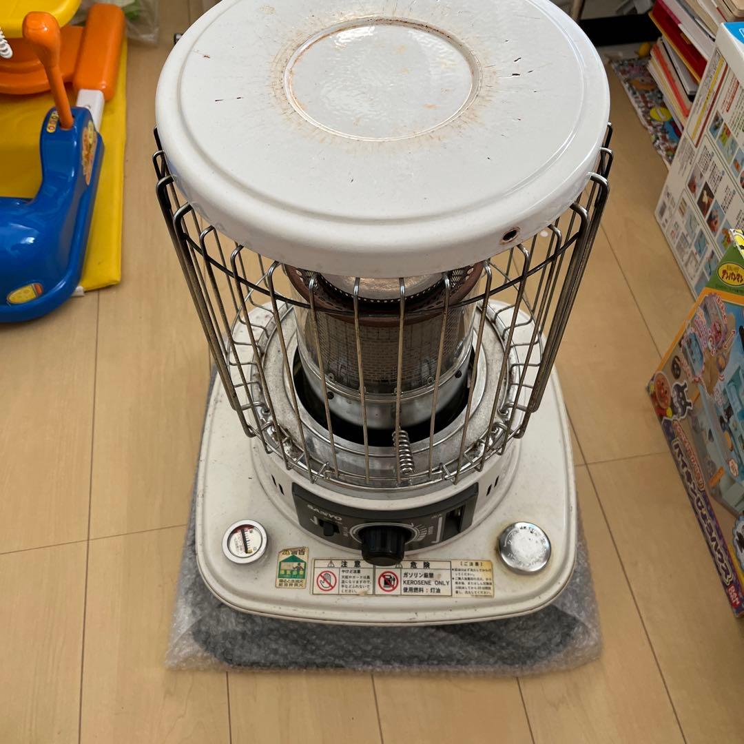 サンヨー石油ストーブ ホワイト 円筒形