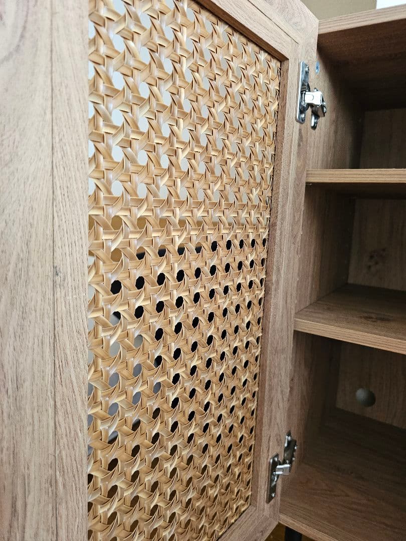 LOWYA　ラタン調キャビネット