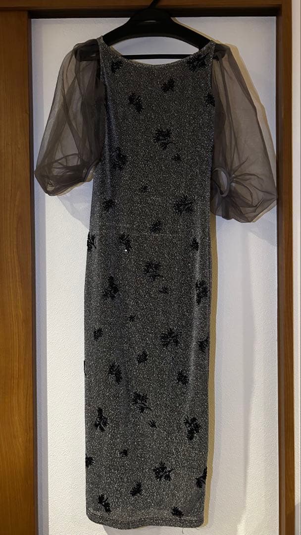 【Leja】　シアーパフスリーブグリッターIラインドレスワンピース タグ付