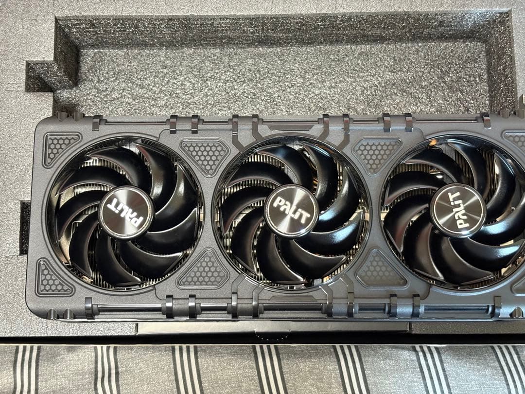 GEFORCE RTX5090 バルク品　ほぼ新品