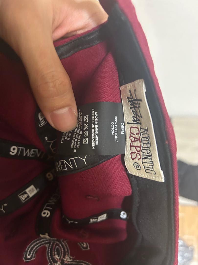 ニューエラ　ステューシーコラボ　キャップ　バーガンディ　ボルドー