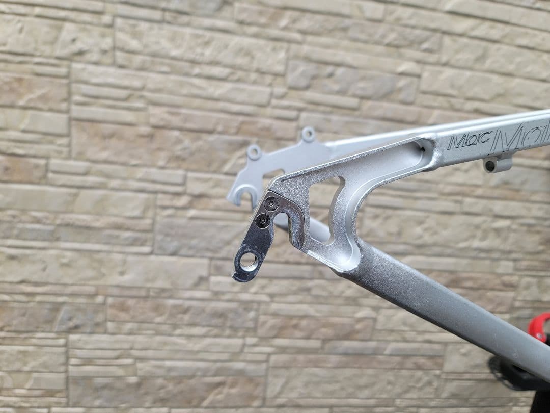 Mac Mahone マウンテンバイクフレーム シルバー　26インチ