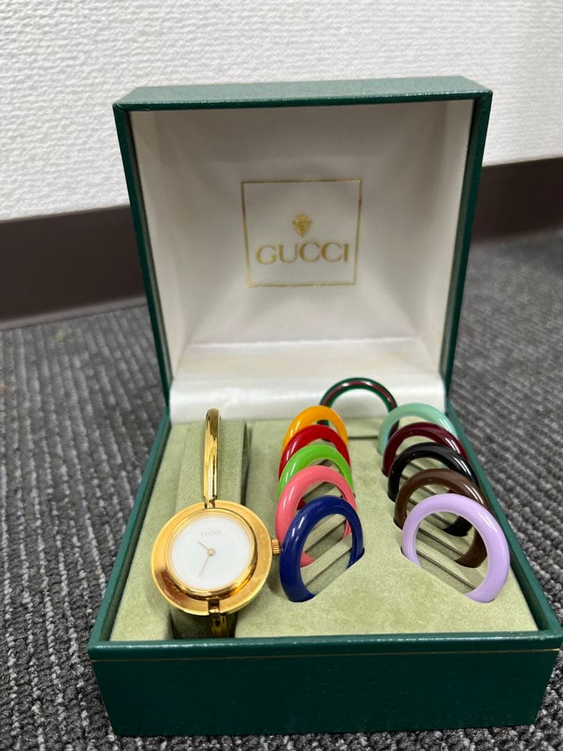 GUCCI 腕時計セット ゴールド カラフルリング