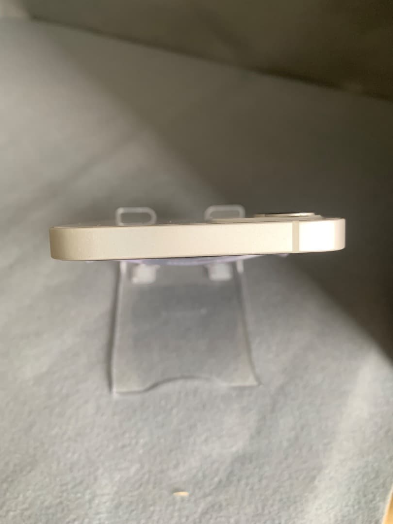 超美品　国内版　SIMフリー　iPhone12 128GB ホワイト色