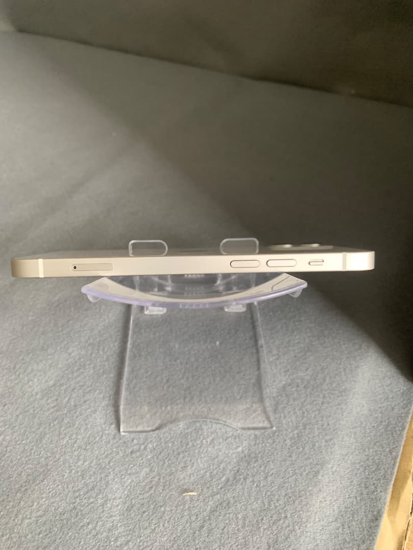 超美品　国内版　SIMフリー　iPhone12 128GB ホワイト色