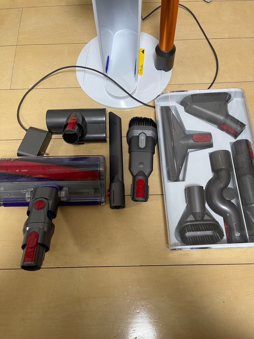 【美品】dyson V10 SV12　純正フロアドック付　エコーモード69分