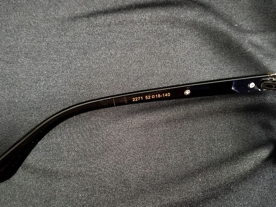 ゴールド装飾付きブラックフレーム　サングラス　伊達メガネ　クロム好きに！