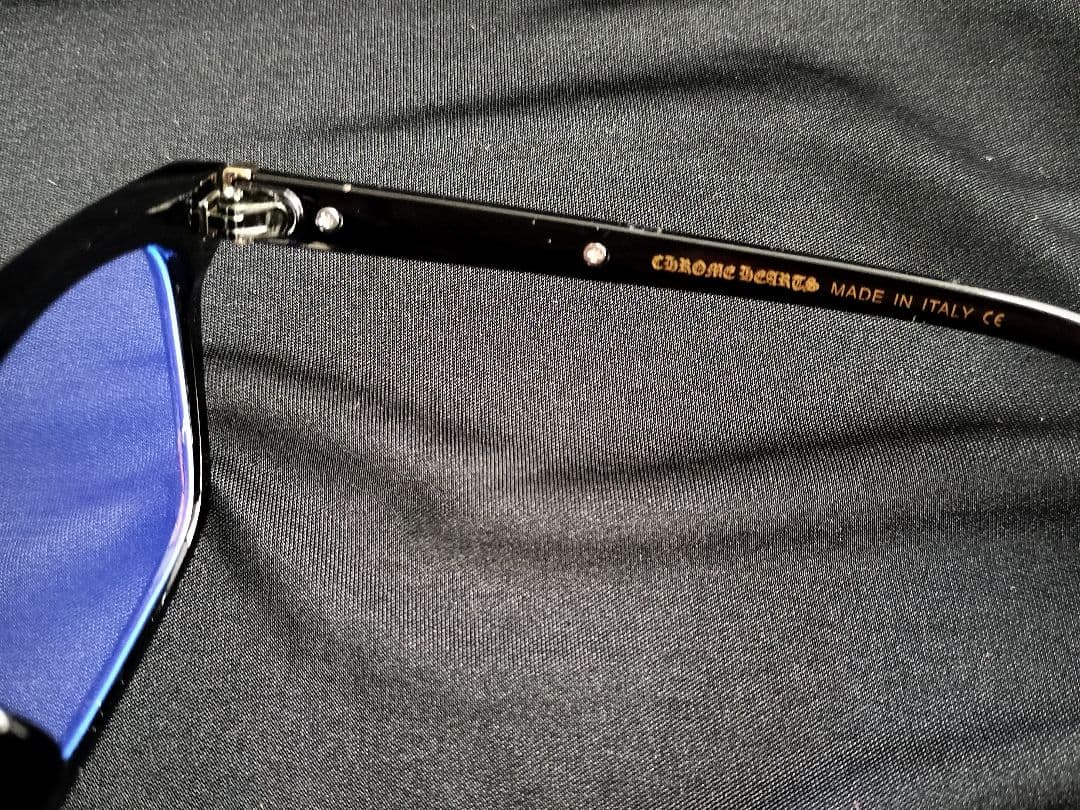 ゴールド装飾付きブラックフレーム　サングラス　伊達メガネ　クロム好きに！