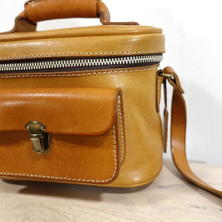 ★定番★ヘルツ　普段使いもできるミニカメラバッグ(N-5)　Herz