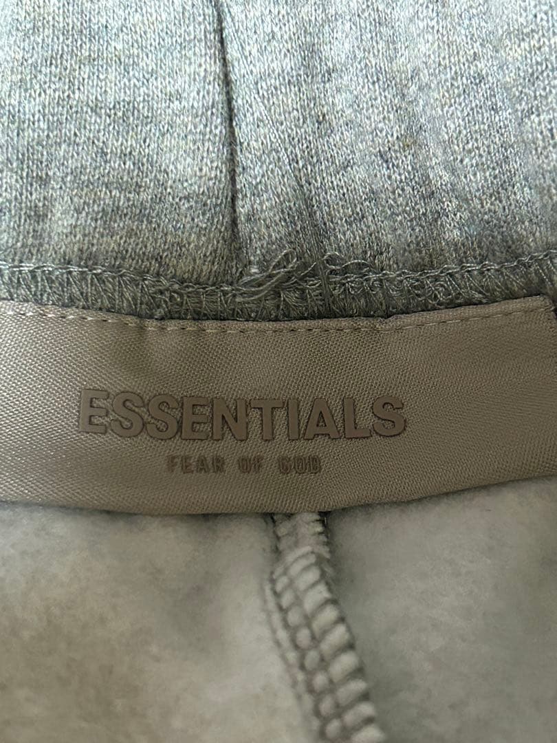 新品未使用　エッセンシャルズ スウェット1977 ハーフパンツ 短パンXL