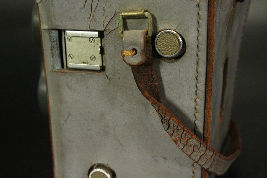 Yashica-A 二眼レフカメラ 昭和レトロ【ジャンク品】(メ1004)