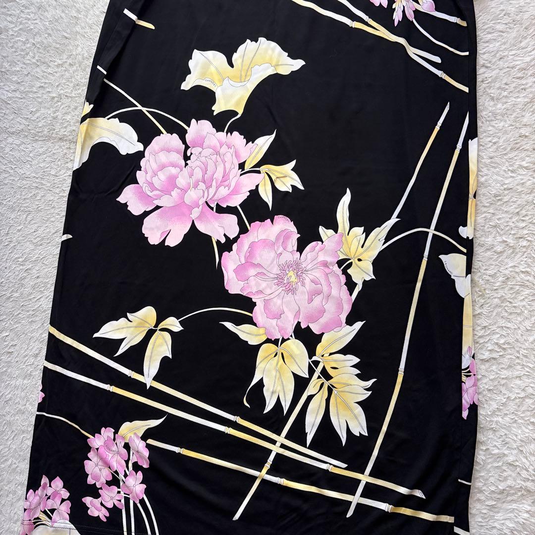 美品　LEONARD レオナール レーヨンジャージーワンピース　花柄　ブラック