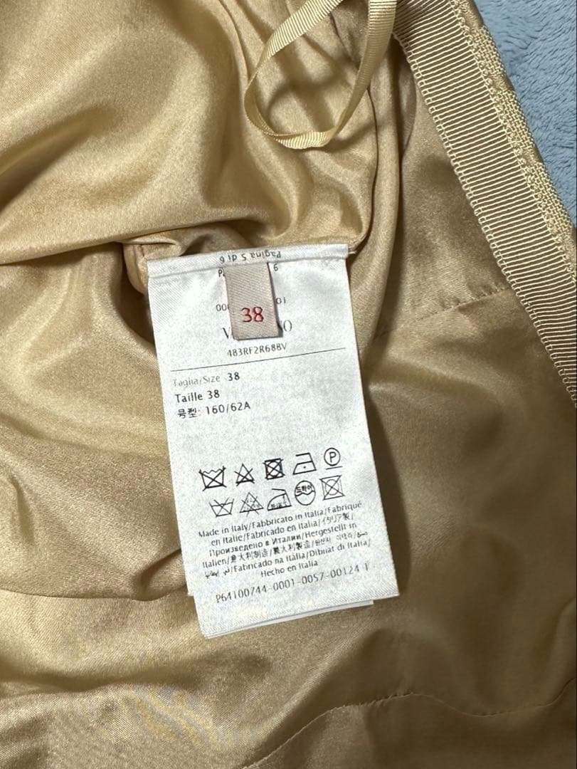 【大幅値下げ中】VALENTINO ベージュ ショートパンツ