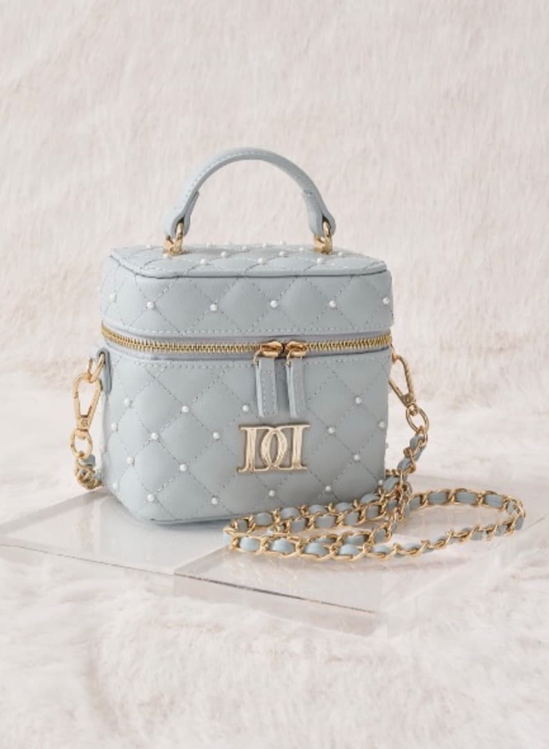 【ゴールドパーツ】キルティングパールスクエアミニバッグ　ダーリッチ　Darich