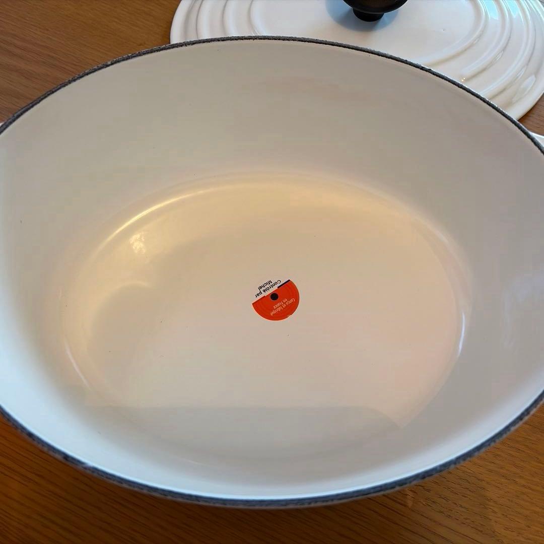 【新品】ル・クルーゼ LE CREUSET オーバル 25cm ホワイト 鍋