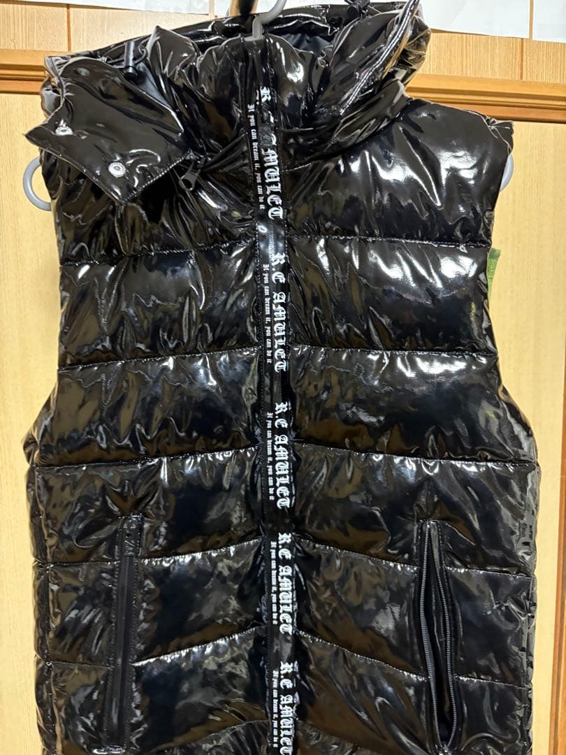 アダムスジャグラーダウンベスト