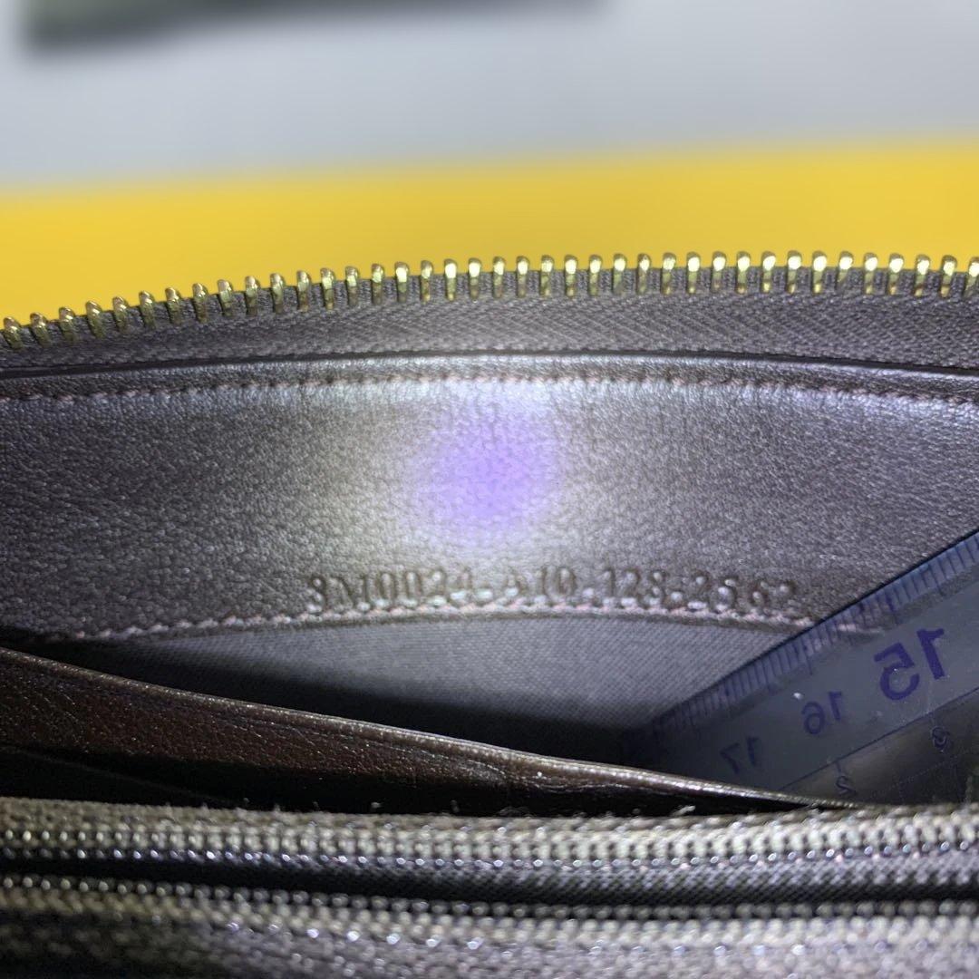 FENDI フェンディ　ラウンドファスナー　長財布