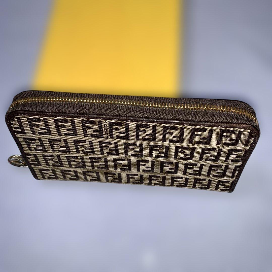 FENDI フェンディ　ラウンドファスナー　長財布