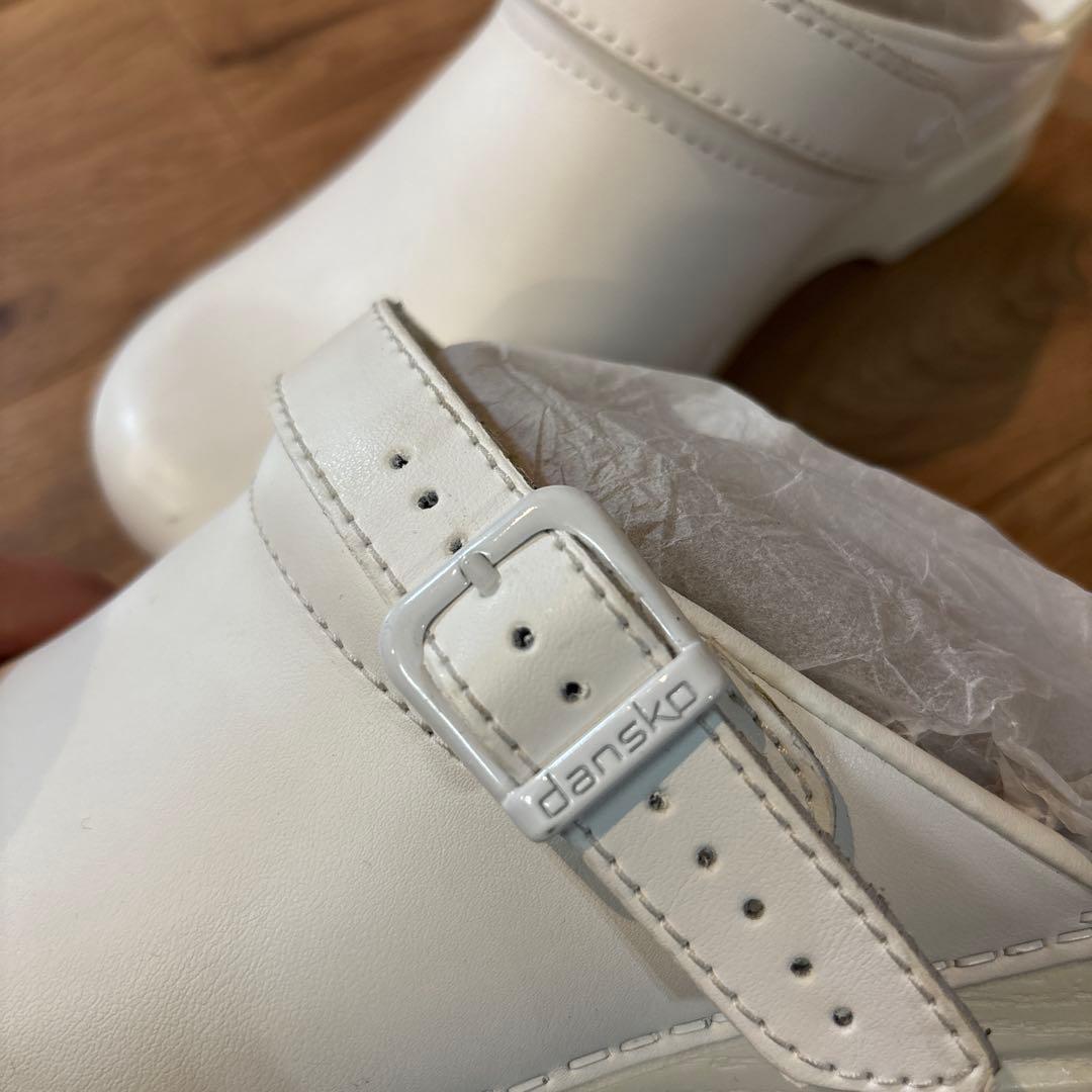 dansko ホワイト サボ・クロッグサンダル