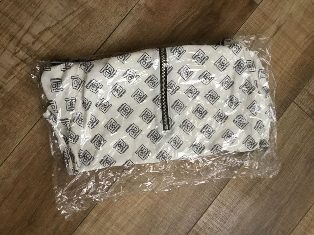 PRANK PROJECT オフショルプリントジップトップ