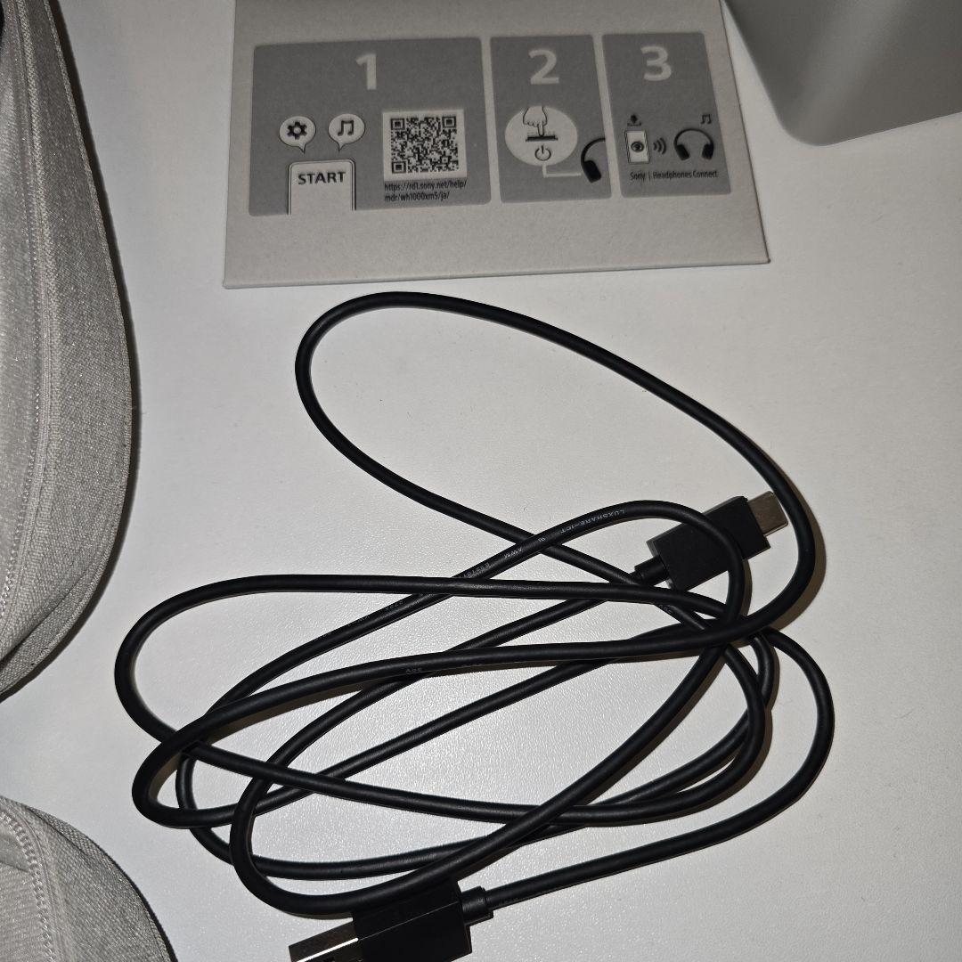 ソニー　SONY WH-1000XM5 ワイヤレスヘッドホン　プラチナシルバー