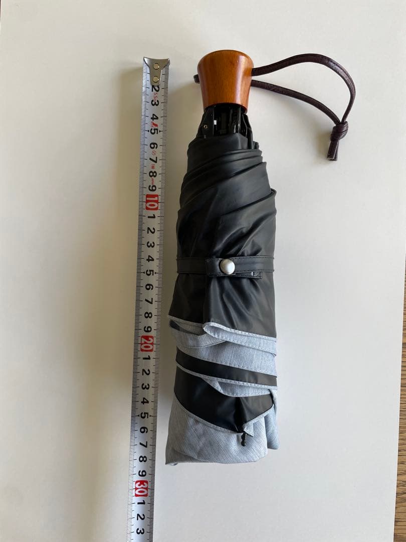 サンバリア100　3段折 / 折りたたみ日傘　水色　フロスト