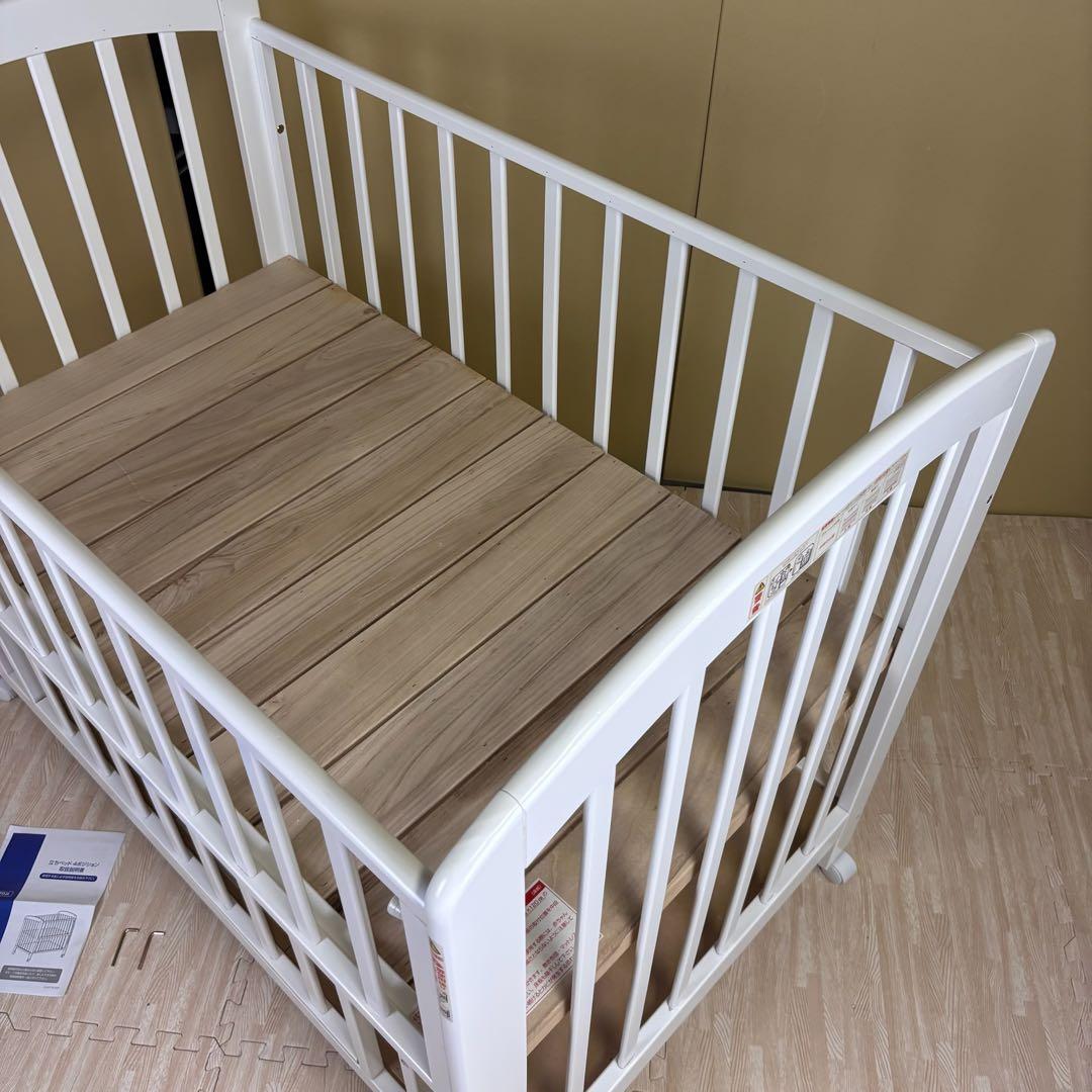 ☆新品に近い☆カトージ　立ちベッド4ポジション　ホワイト　すのこ床板　ハイタイプ