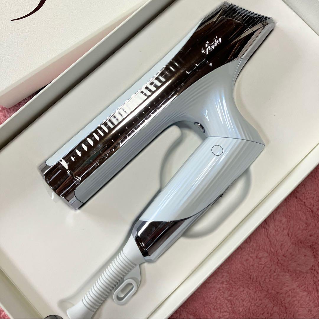 《新品未使用》リファビューテック ドライヤー ＋Ｓ スマートダブル(ホワイト)