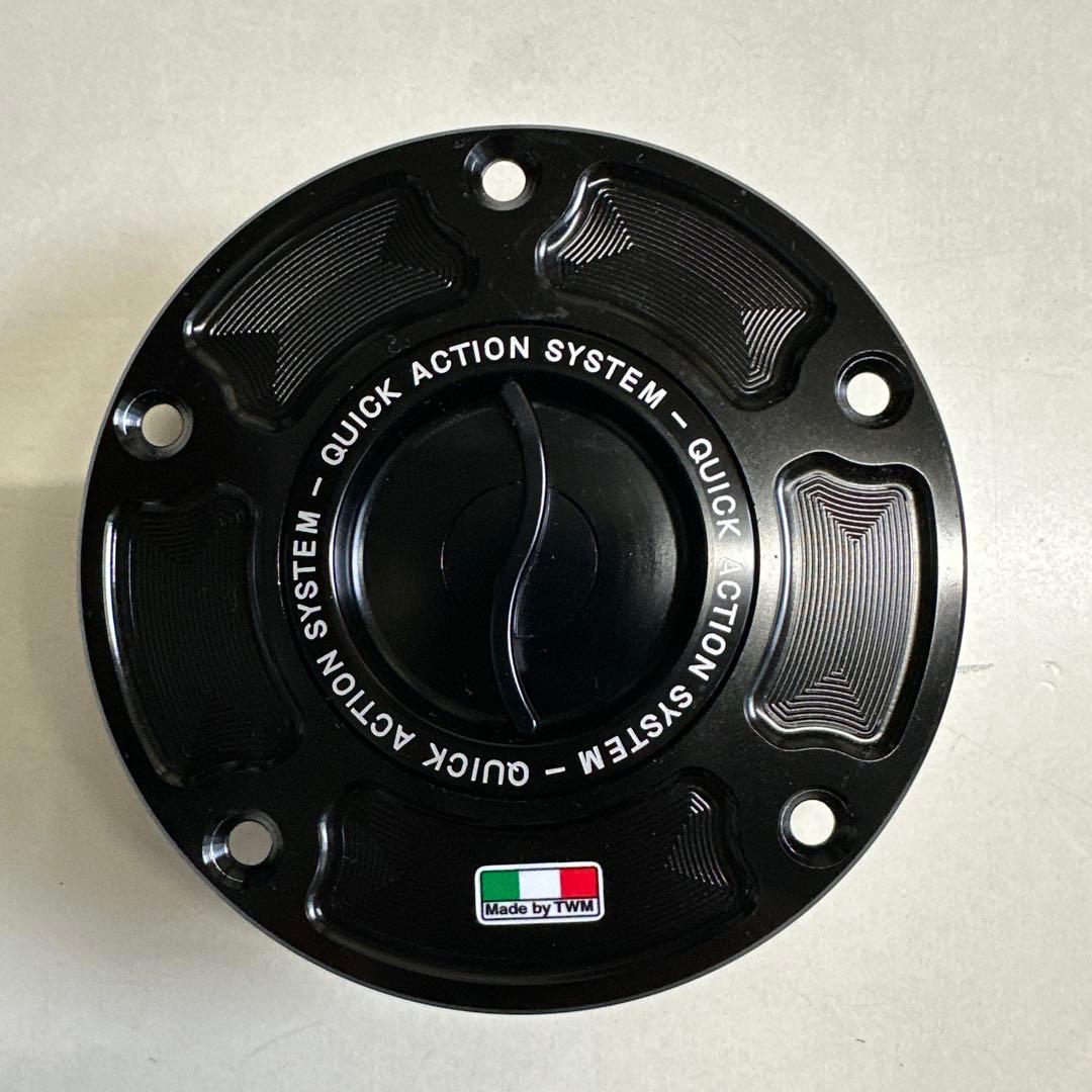 TWMレーシング　クイックタンクキャップ