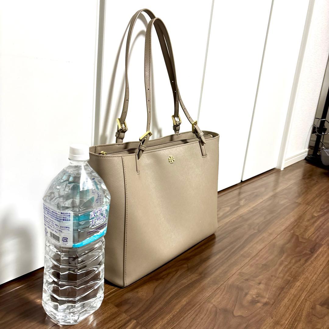 トリーバーチ　ベージュ 合成皮革 トートバッグ 大容量