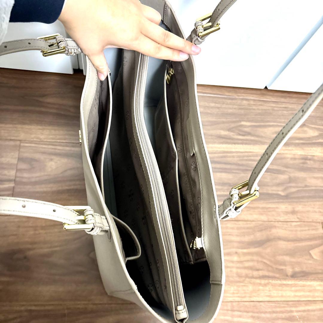 トリーバーチ　ベージュ 合成皮革 トートバッグ 大容量