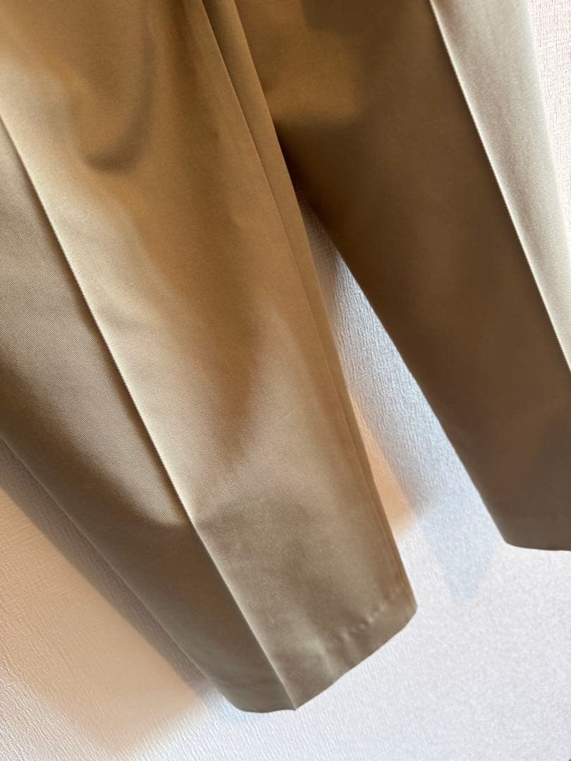 メゾンエウレカ　パンツ　ベージュ