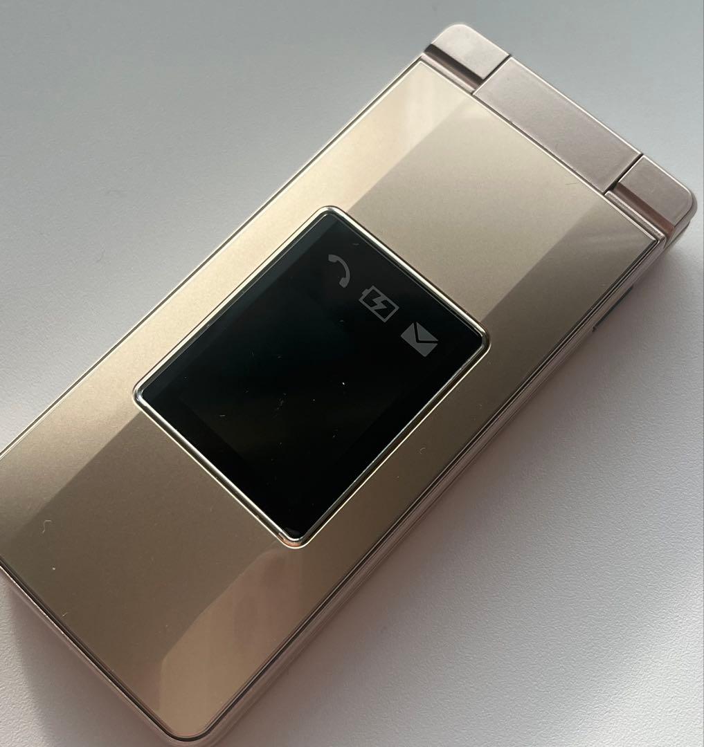 Softbank シャープかんたん携帯11 A207SH 充電器付