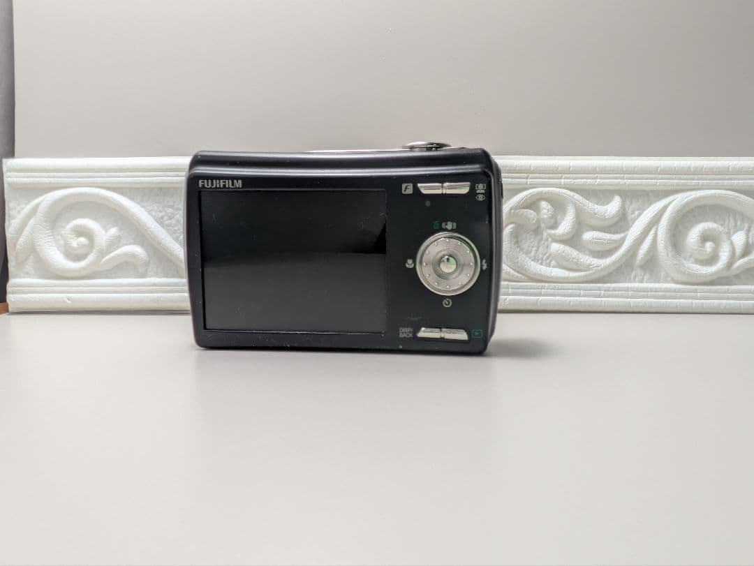 FUJIFILM FINEPIX　 F100fd コンパクトデジタルカメラ